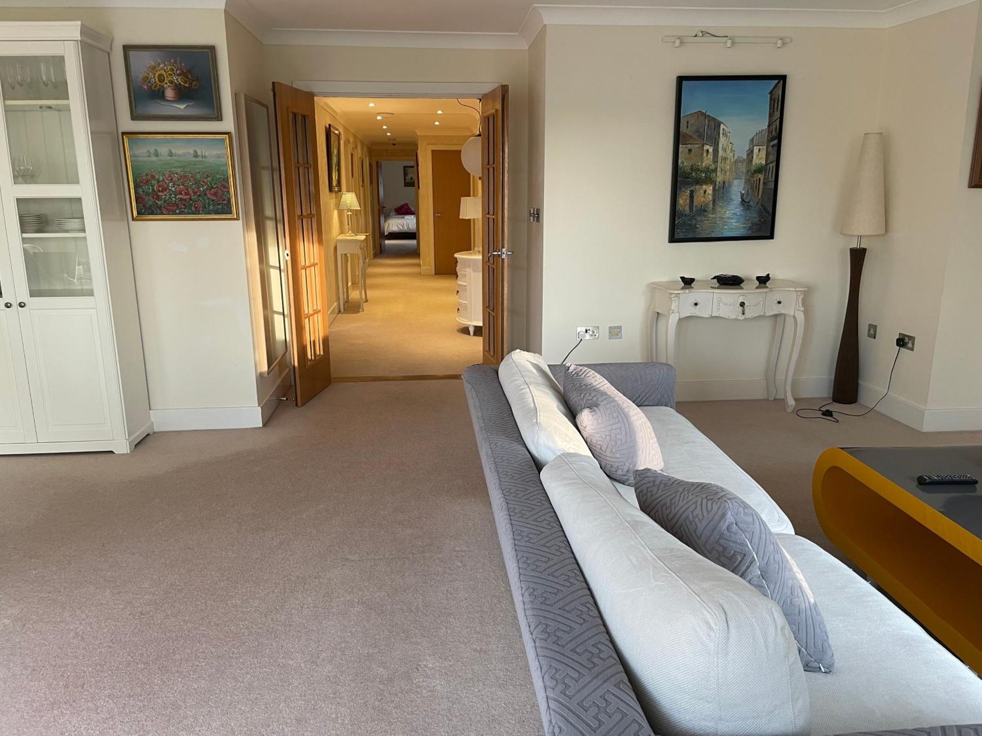 Top Floor En-Suite Double Bedrooms With Great View Of Windsor Castle & Free Parking Eksteriør billede