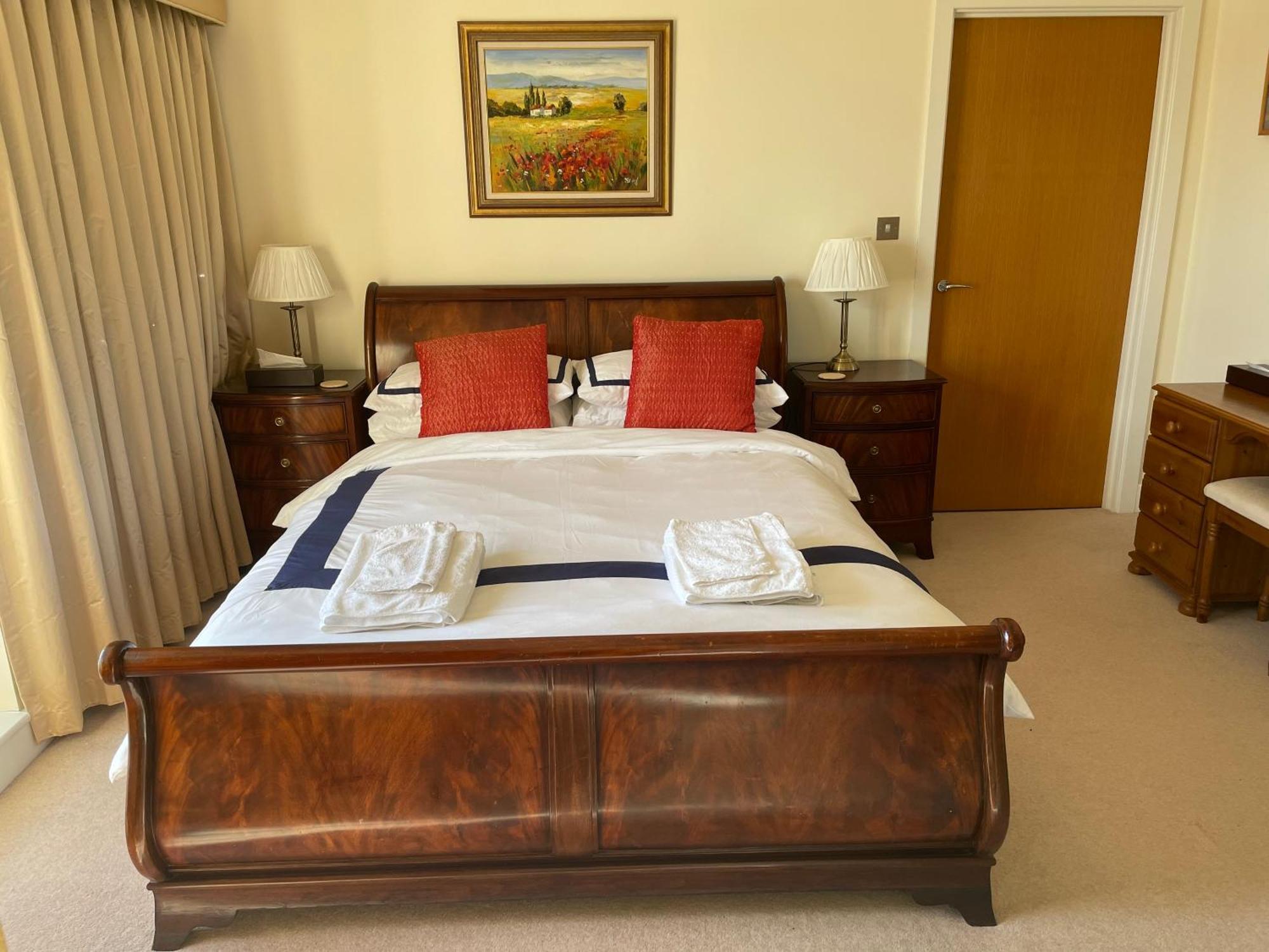 Top Floor En-Suite Double Bedrooms With Great View Of Windsor Castle & Free Parking Eksteriør billede