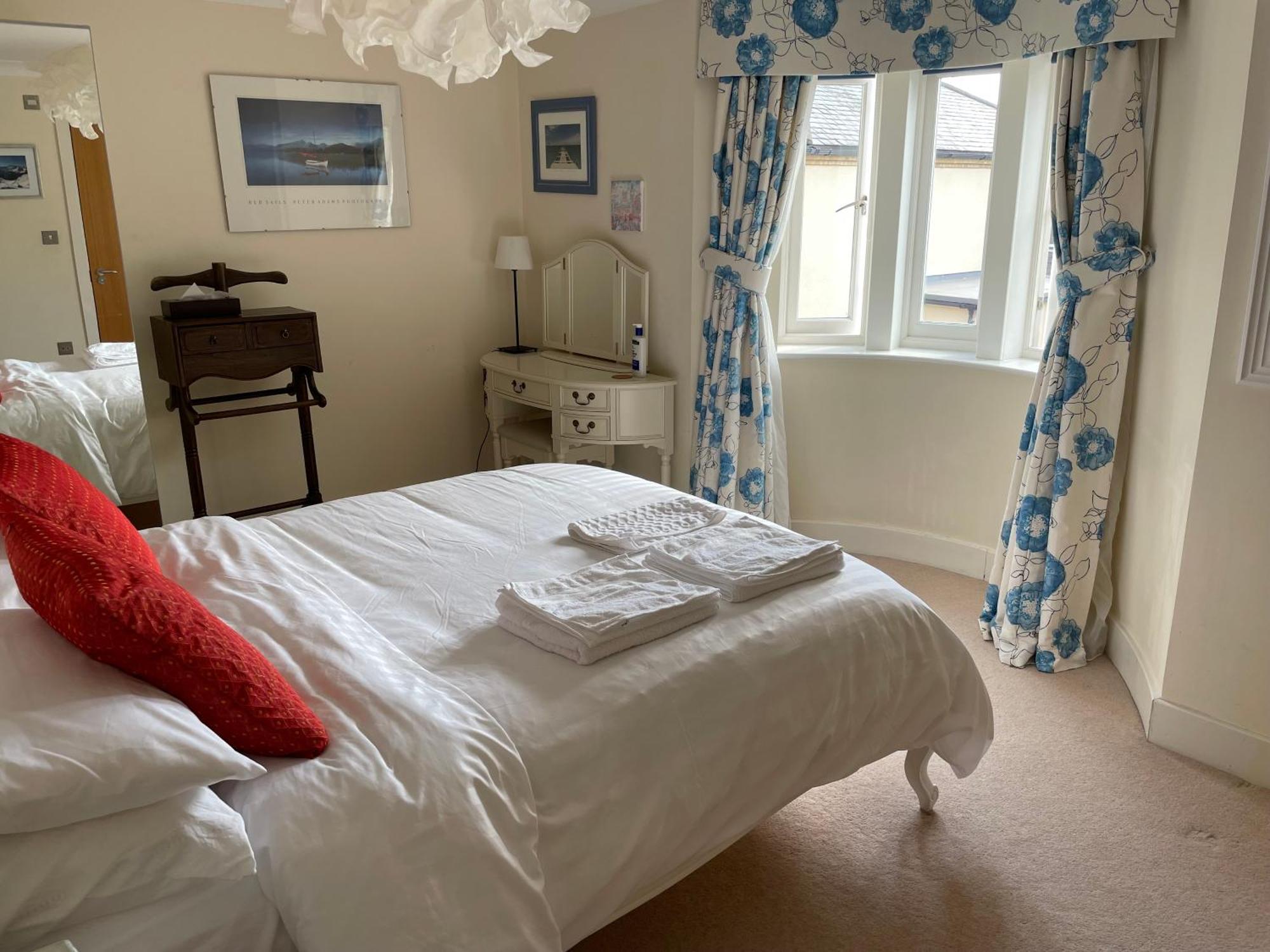 Top Floor En-Suite Double Bedrooms With Great View Of Windsor Castle & Free Parking Eksteriør billede